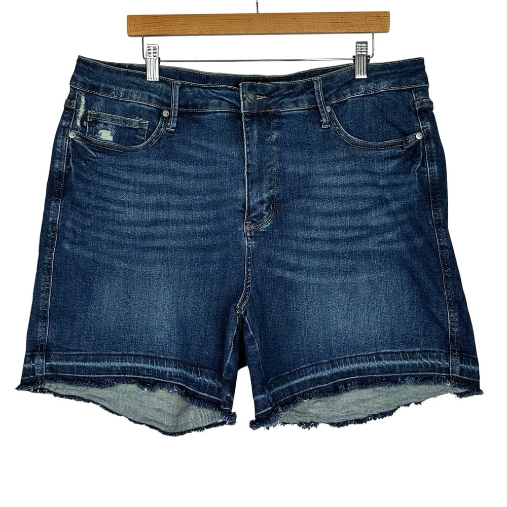 Judy Blue‎ Womens Denim Shorts 3X Distressed Raw Hem Stretch Plus Size Dark Wash
